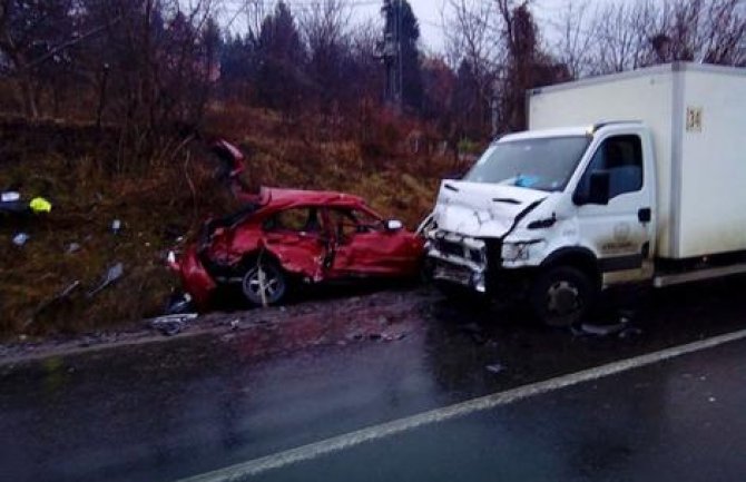 Policajac stradao dok je jurio lopove, njegov kolega u teškom stanju