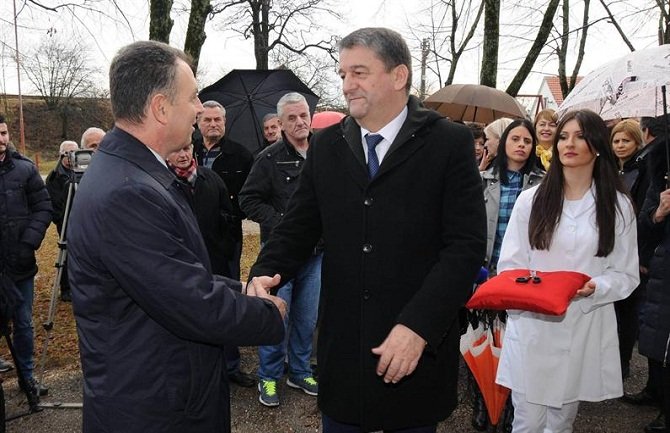 Ministar Hrapović otvorio zdravstvenu ambulantu u nikšićkom naselju Straševina
