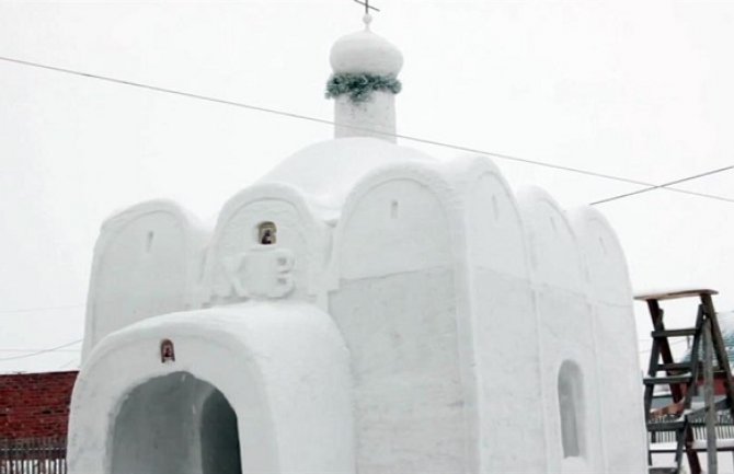 U Sibiru napravljena crkva od snijega (FOTO)