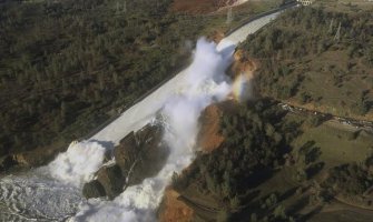 Najveća brana u SAD pred pucanjem, hiljade evakuisanih