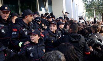 Naknade za majke će biti ukinute?