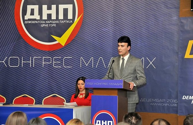 DNP obećao besplatnu pravnu pomoć majkama u vidu pisanja žalbi