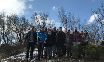 Mladi SD Nikšića organizovali akciju pošumljavanja