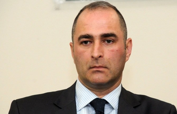 Politički život u CG: Vlast bez dobre ideje, opozicija bez pameti