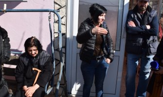 Uz veliko policijsko obezbijeđenje Vlahovići iseljeni iz kuće