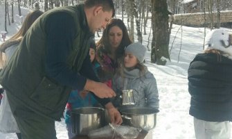 NP Lovćen: Druženje na snijegu uz čajeve i Snješka Bjelića