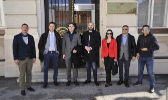 Pernar: Crnogorski vojnici gule krompire u Avganistanu