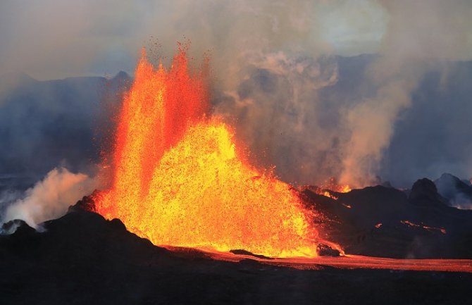 Proradila Etna, a erupcija bi mogla da potraje danima (FOTO)