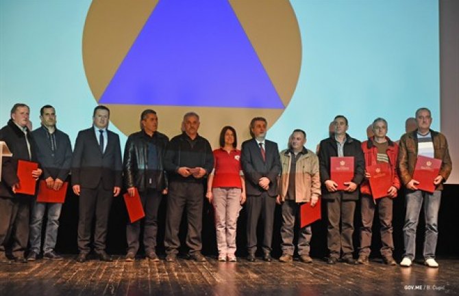 Obilježen Dan zaštite i spasavanja u Crnoj Gori, uručene nagrade i priznanja