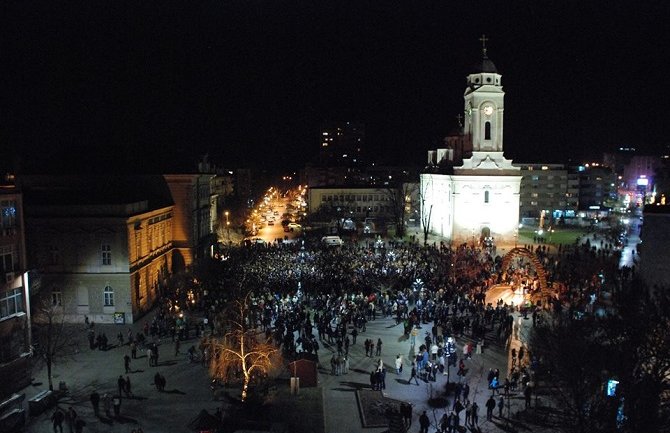 4.500 ljudi protestvovalo zbog otkazanog koncerta Vlada Georgieva (VIDEO)