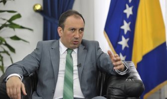 Crnadak: Dodik pred Mogerini bio mekan kao pamuk