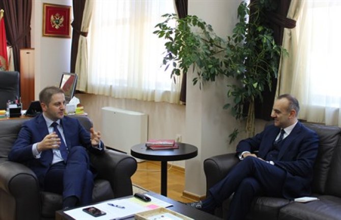 Tradicionalno dobra saradnja Crne Gore i  Italije u oblasti obrazovanja