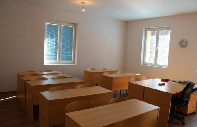 Podgorica: Od poslaničkih plata obnovili osnovnu školu