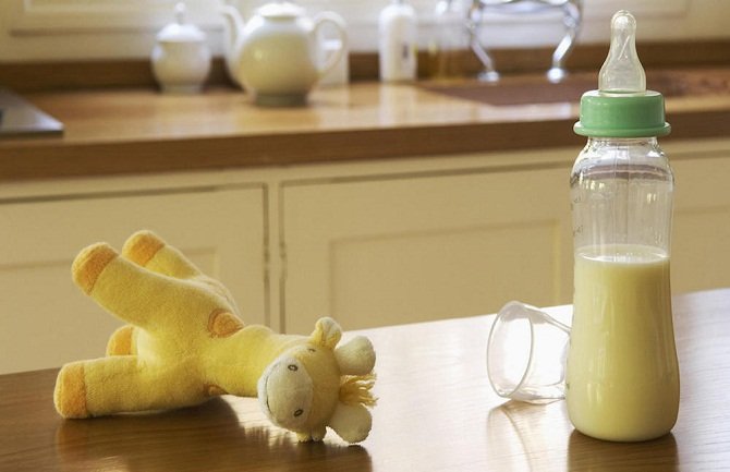 Zdravstvenim radnicima zabranjeno da predlažu zamjenska mlijeka