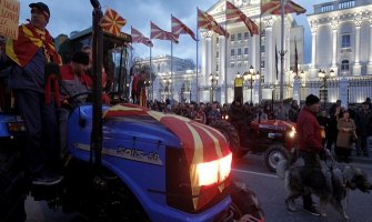 Proteste u Skoplju predvodili traktori