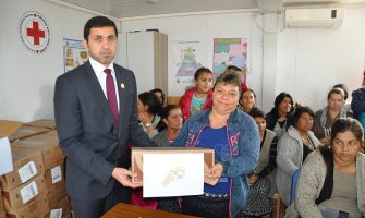 Ambasada UAE donirala 1200kg urmi stanovnicima kampa Konik