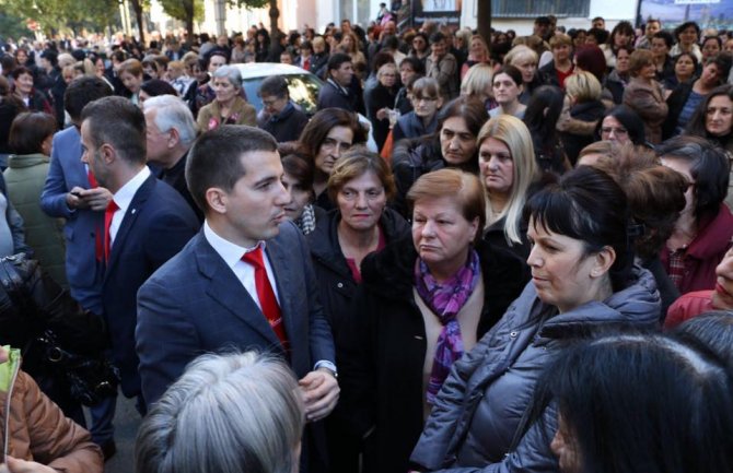 Demokrate pružile besplatnu pravnu pomoć majkama