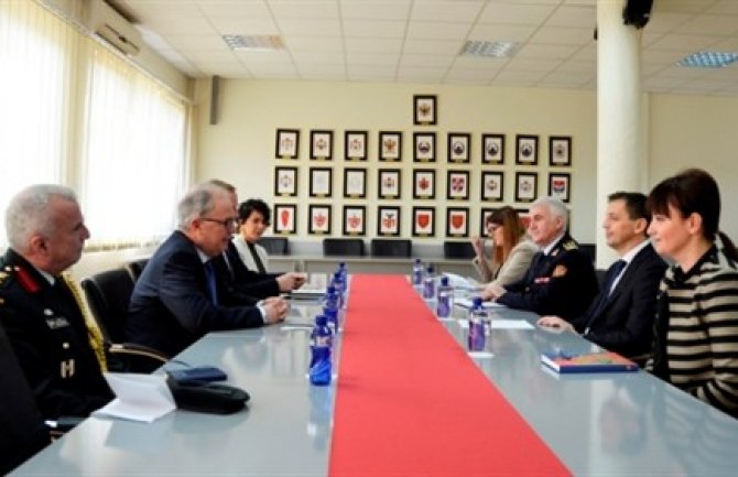 Kvalitetna i sadržajna saradnja CG i Kanade u oblasti odbrane 