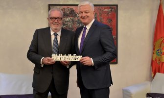 Demokratija podrazumijeva rješavanje problema u parlamentu a ne na ulici