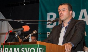 Muhović: Kad idem na Cetinje nosim pasoš