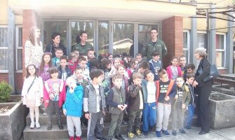 Djeca iz vrtića „Đina Vrbica“ posjetila Vazduhoplovstvo VCG