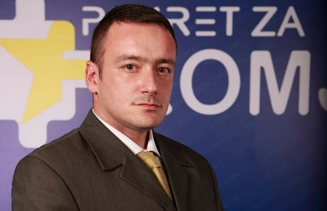 Rađamo li se mrtvi ili nas vlast samo tako doživljava?