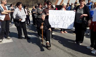 Bijelo Polje: Majke i danas blokirale sobraćaj