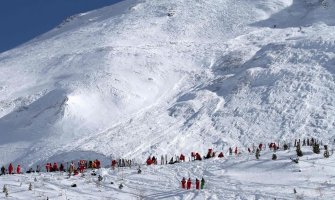 Japan: Iz lavine izvučeno osmoro učenika bez znakova života