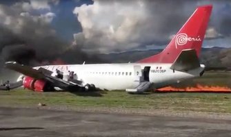 Peru: Avion sa 141 putnikom se zapalio i sletio s piste(VIDEO)