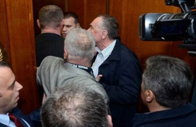 Škrelja: Knežević mi je rekao - Šiptaru jedan, slomiću ti i drugu nogu -