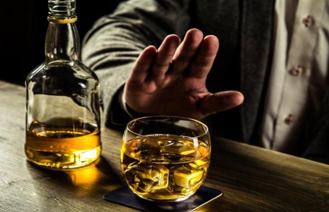 Šest znakova koji otkrivaju da ste granični alkoholičar