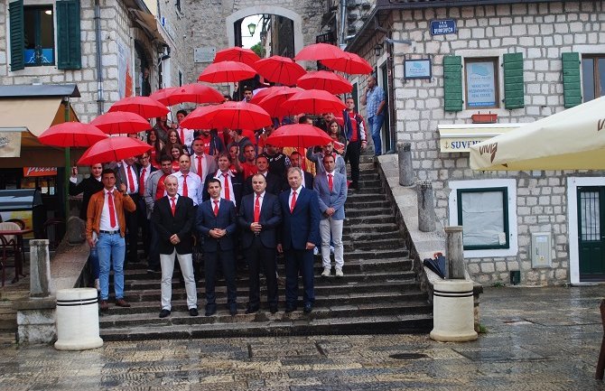Dosta je bilo rasprodaje naše imovine, Novom ćemo vratiti stari sjaj!