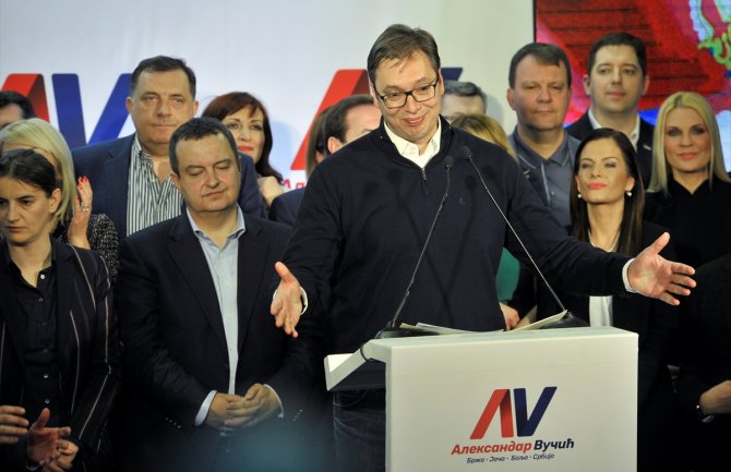 Vučić slavio uz trubače: Ponosan sam jer smo dobili ogromno povjerenje građana