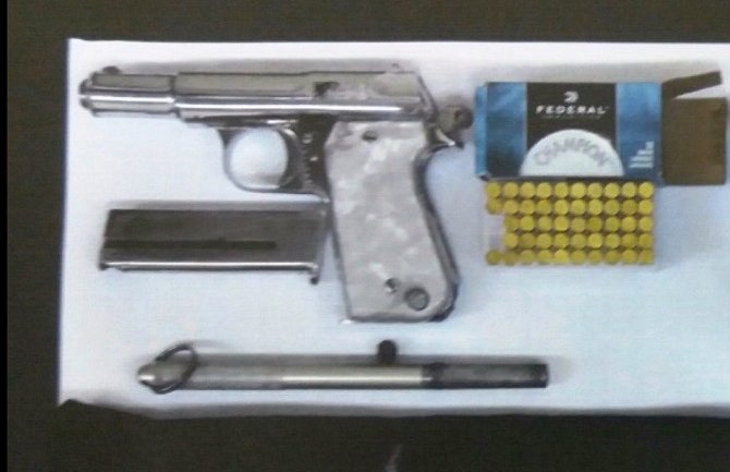 Potjernica za Novljaninom zbog pištolja i municije