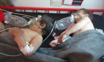 UZNEMIRUJUĆE: Hemijski napad u Siriji, desetine mrtvih među kojim i djeca(Foto)