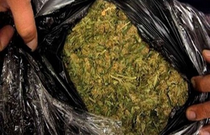 Uhapšen Podgoričanin zbog 8 kg skanka, za pomagačem se još traga