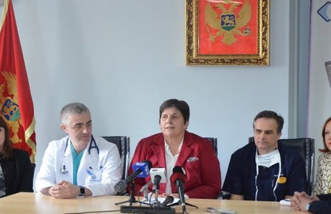 Italijanski kardiohirurg izveo složenu operaciju u KCCG, pohvale za kadar i tehnologiju