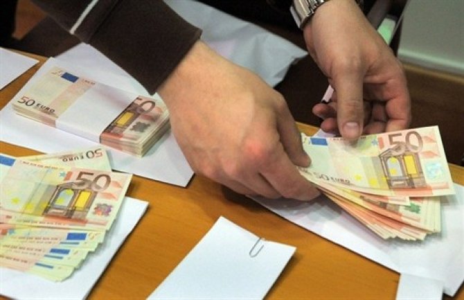 Počela isplata studentskih kredita i stipendija 