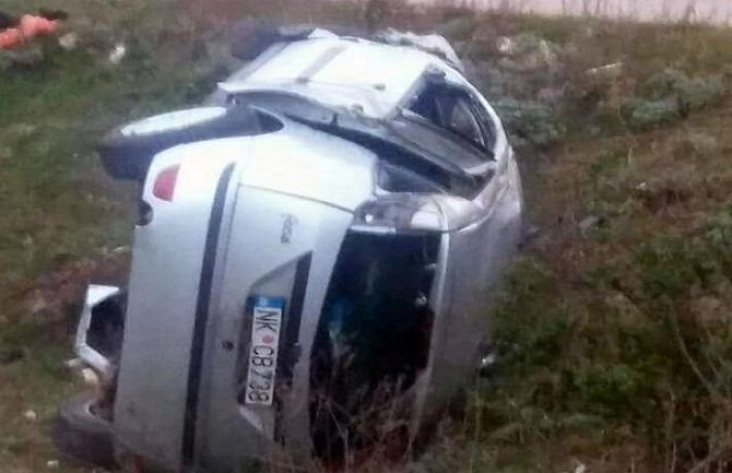 Djevojka životno ugrožena u udesu Nikšiću, sletjela sa puta