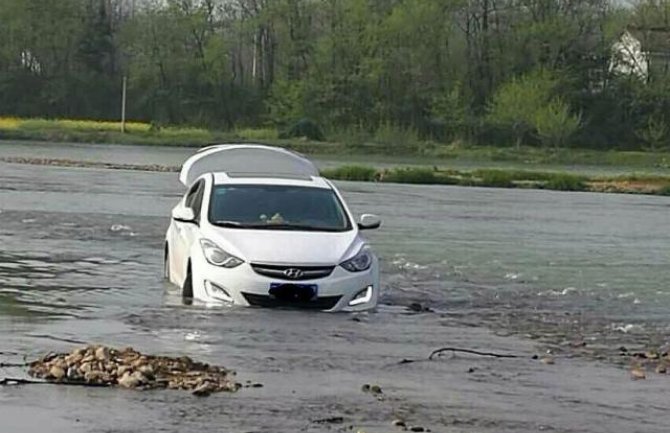 Slijepa vjera u tehnologiju: Pratio navigaciju pa završio u rijeci