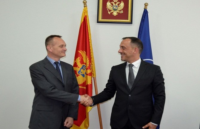 Saradnja ministarstava obrane Crne Gore i Francuske