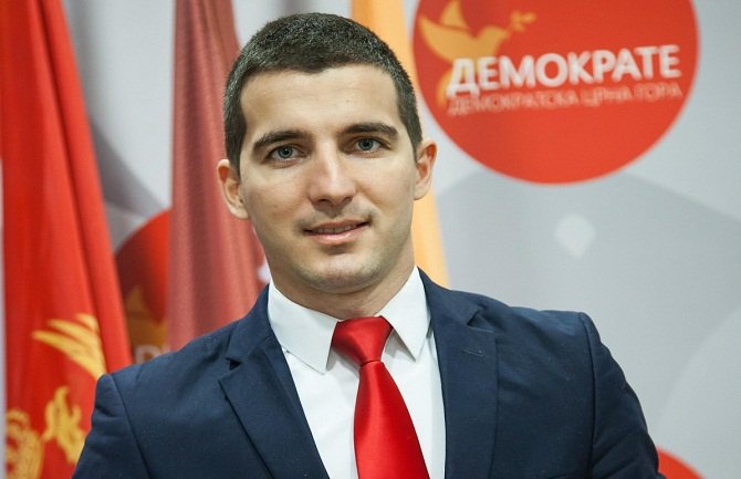 Bečić: Što je više oslobođenih opština u CG, to je manje prostora za krađu i mešetarenje