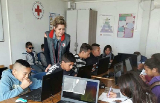 60 mladih pohađa računarske radionice u kampovima na Koniku