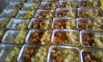 Banka hrane i kuvar Žarko spremili uskršnji ručak za one u teškoj materijalnoj situaciji