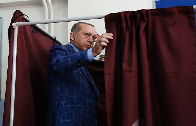 OEBS prati referendum, Erdogan nezadovoljan