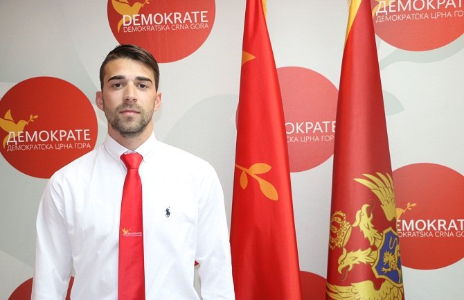 Demokrate: Napuštamo politiku ako DPS ponudi ijedan dokaz da plaćamo volontere