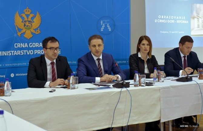 Novine u obrazovanju: Besplatne studije, uvođenje engleskog jezika u predškolske ustanove...