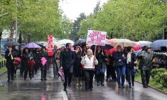 Naknade ostaju, a volja Vlade koliki će biti iznos