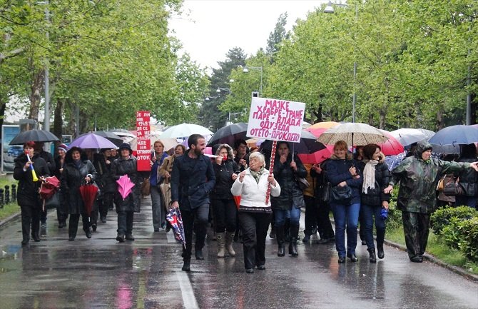 Naknade ostaju, a volja Vlade koliki će biti iznos