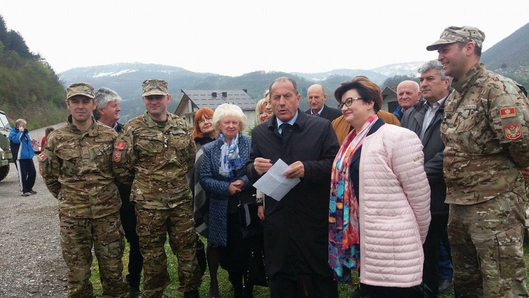 18111123102070280204574331955587702o